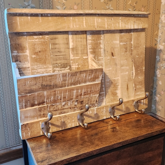 Rustic Wooden Wall Rack with Hooks - Picture 1 of 5